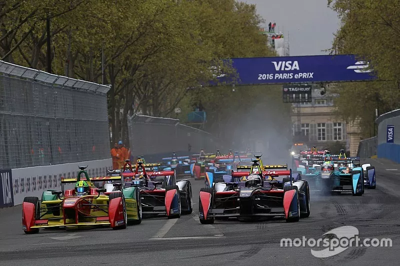 Le d&eacute;part de la course