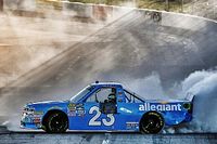 Elliott aprovecha  error de Bell y triunfa en Martinsville