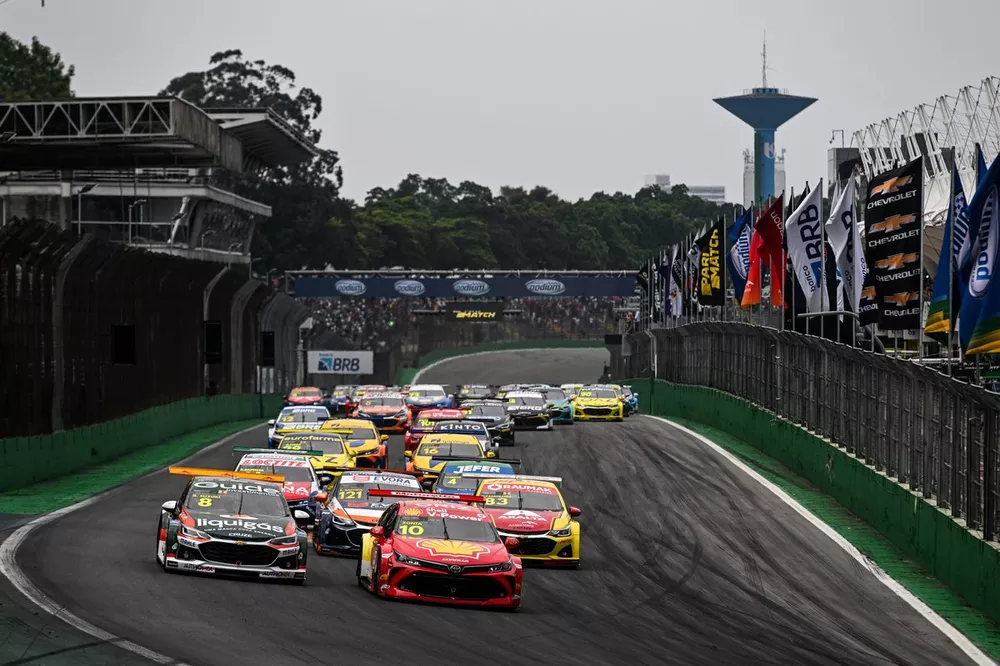 Largada da Stock Car em Interlagos