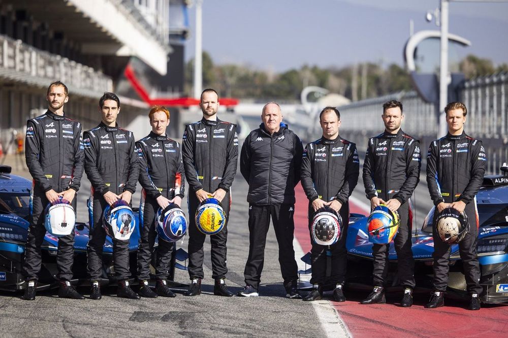 Alpine drivers group photo