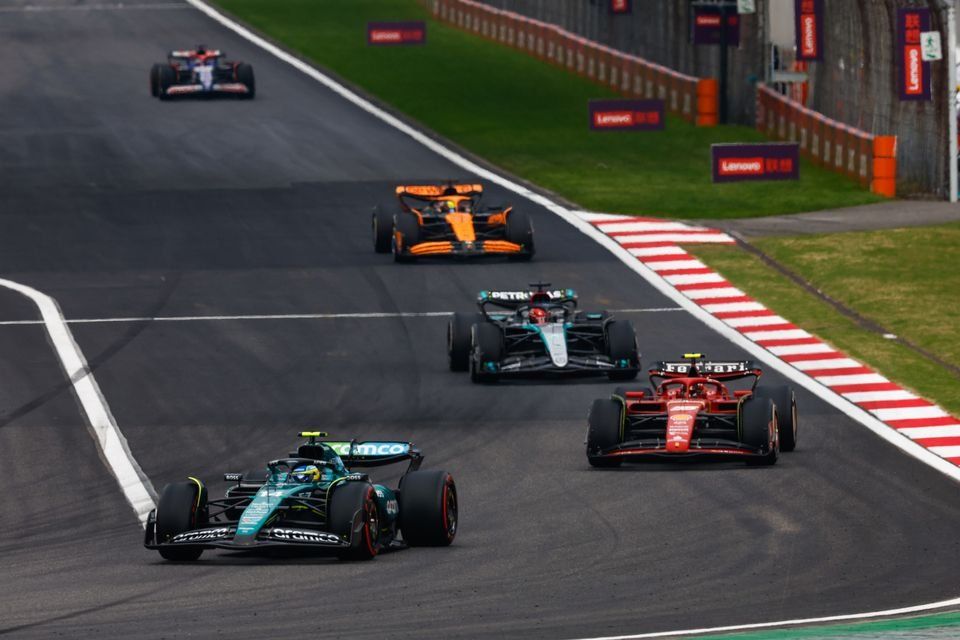 Fernando Alonso, Aston Martin AMR24 Carlos Sainz, Ferrari SF-24