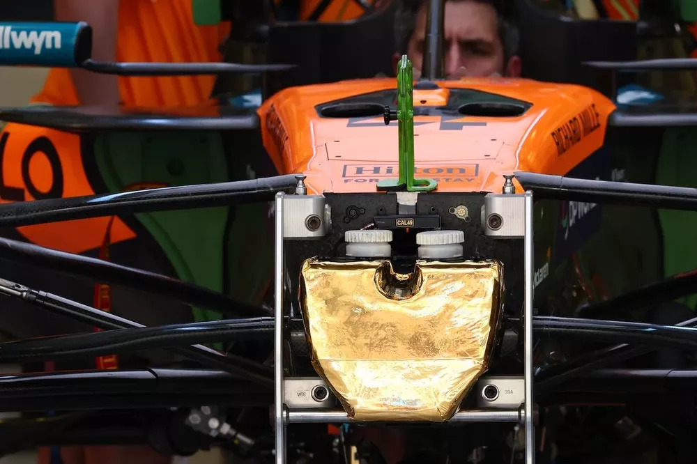 Dettaglio McLaren MCL39  