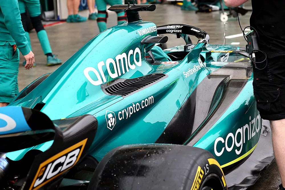 Le capot moteur de l'Aston Martin AMR23