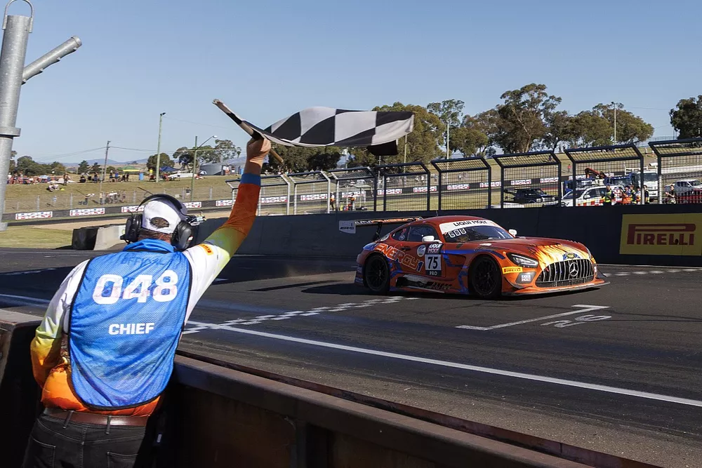 Winner #75 Sun Energy 1 Mercedes-AMG GT3: Kenny Habul, Jules Gounon, Luca Stolz