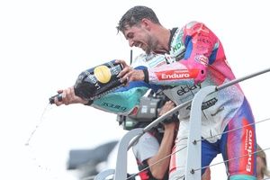 ムジェロでの表彰台は格別にイイ！　3位もぎとったジャンアントニオ、ツナギの下で「鳥肌が立ってた」