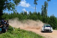 WRC Estonia: Solberg contin&uacute;a su regreso so&ntilde;ado y cierra el viernes como l&iacute;der