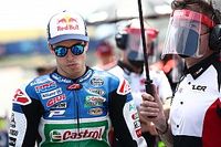 Tercer abandono para Alex M&aacute;rquez tras tocarse con Lecuona: "Un desastre"