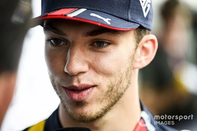 Pierre Gasly, Red Bull Racing, parla con i media