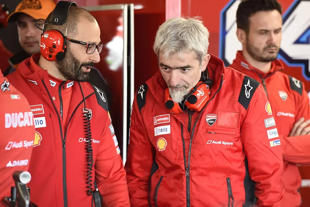 Luigi Dall'Igna, Ducati Team, y Massimo Bartolini, ingeniero de rendimiento