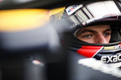 Renault le aconseja a Verstappen enfocarse en el coche y no en el motor