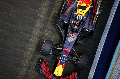 В Red Bull задумались о переходе на старую версию мотора Renault. В этом случае пилоты получат штраф