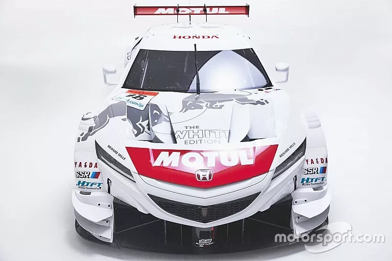 1/10 ホンダNSX-GT レッドブルホワイトエディション 白いレッドブルNSXがスーパーGTテストに登場。TEAM MUGENとレッドブル