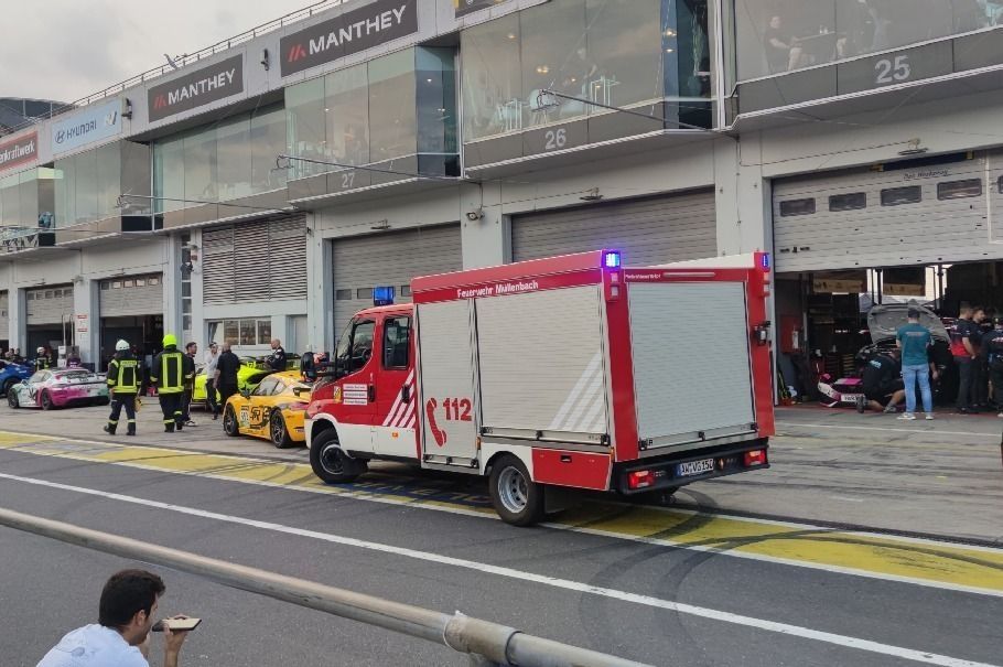 Schwere Explosion im NLS-Fahrerlager