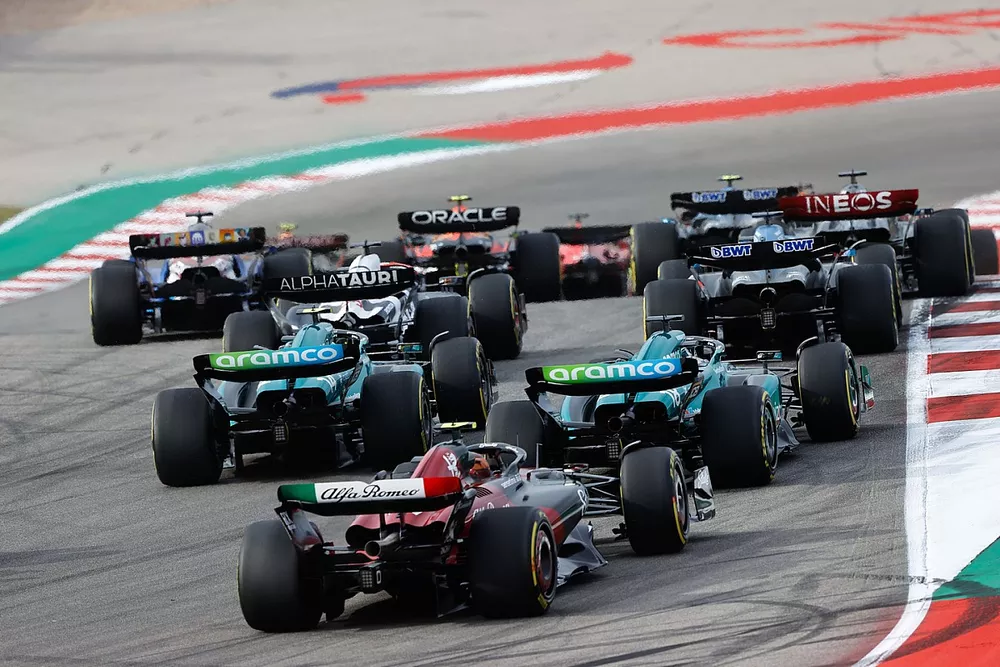 Esteban Ocon, Alpine A523, Daniel Ricciardo, AlphaTauri AT04, Fernando Alonso, Aston Martin AMR23, Lance Stroll, Aston Martin AMR23, Zhou Guanyu, Alfa Romeo C43, au d&eacute;part