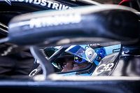 El F1 de Mercedes est&aacute; en el "filo de la navaja" para Russell