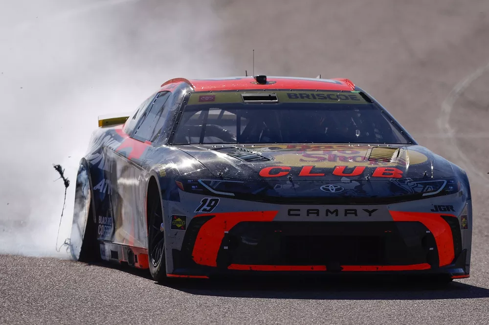 Chase Briscoe tire failure, Joe Gibbs Racing Toyota