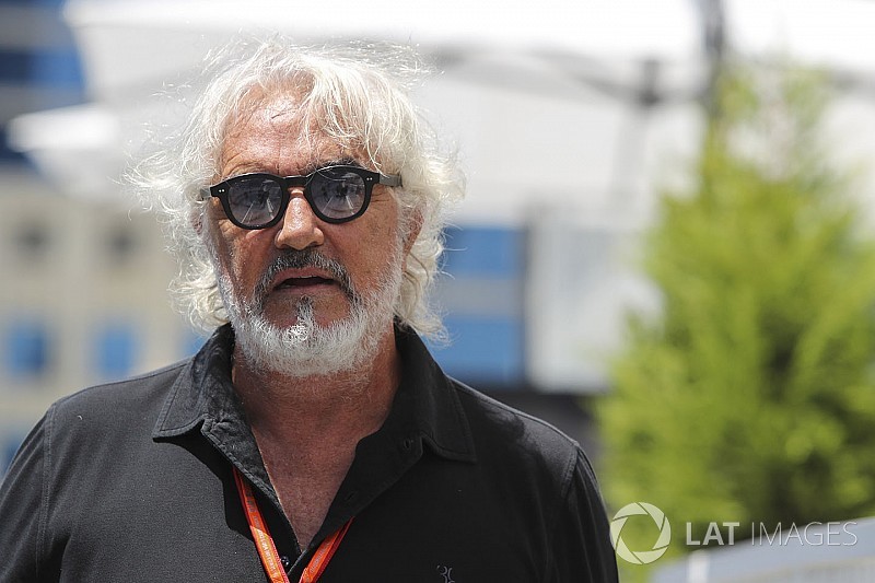 Briatore: “É difícil vencer nos construtores com Raikkonen”