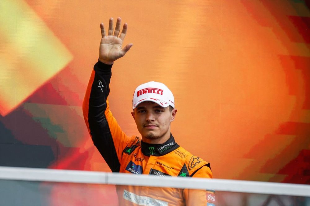 Lando Norris, McLaren F1 Team, 2nd position, arrives on the podium