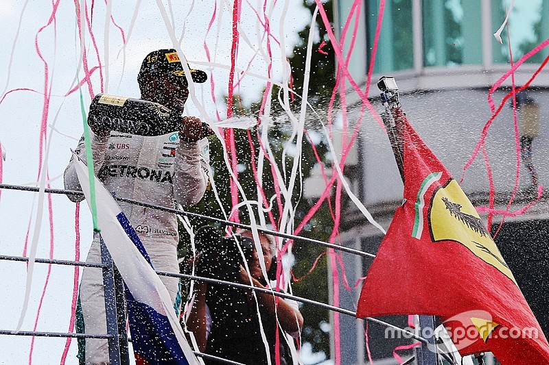 Lewis Hamilton ganz cool: Buhrufe machen mich nur stärker!