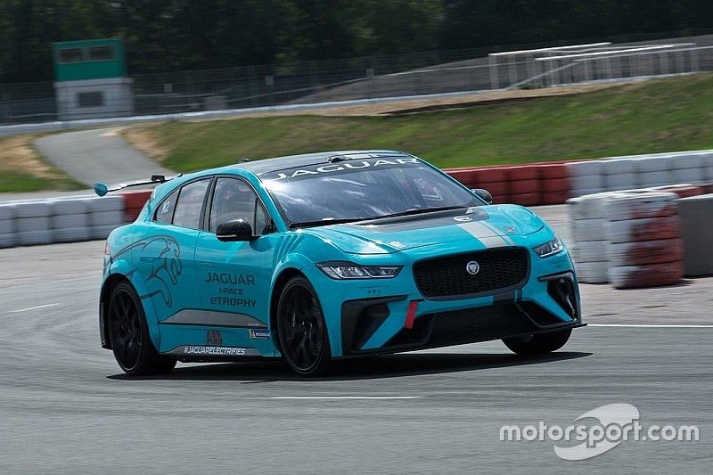 Jaguar I Pace etrophy IEV'S 06