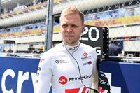 Por qué Magnussen correrá el resto del 2024 amenazado por una suspensión