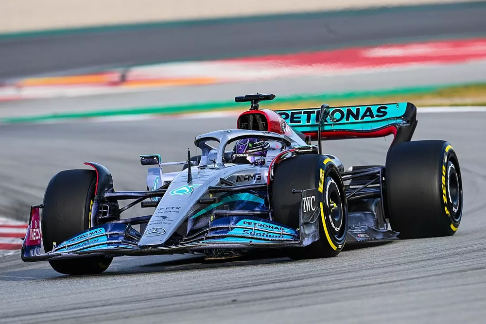 Lewis Hamilton, Mercedes W13