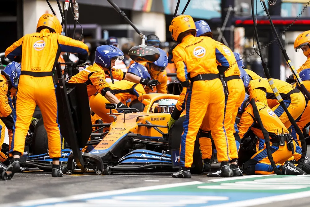 Daniel Ricciardo, McLaren MCL35M, makes a pit stop