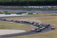 W czoł&oacute;wce coraz ciaśniej