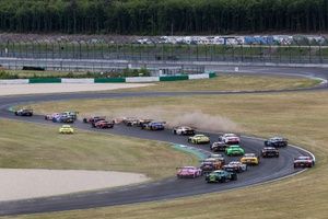 W czoł&oacute;wce coraz ciaśniej