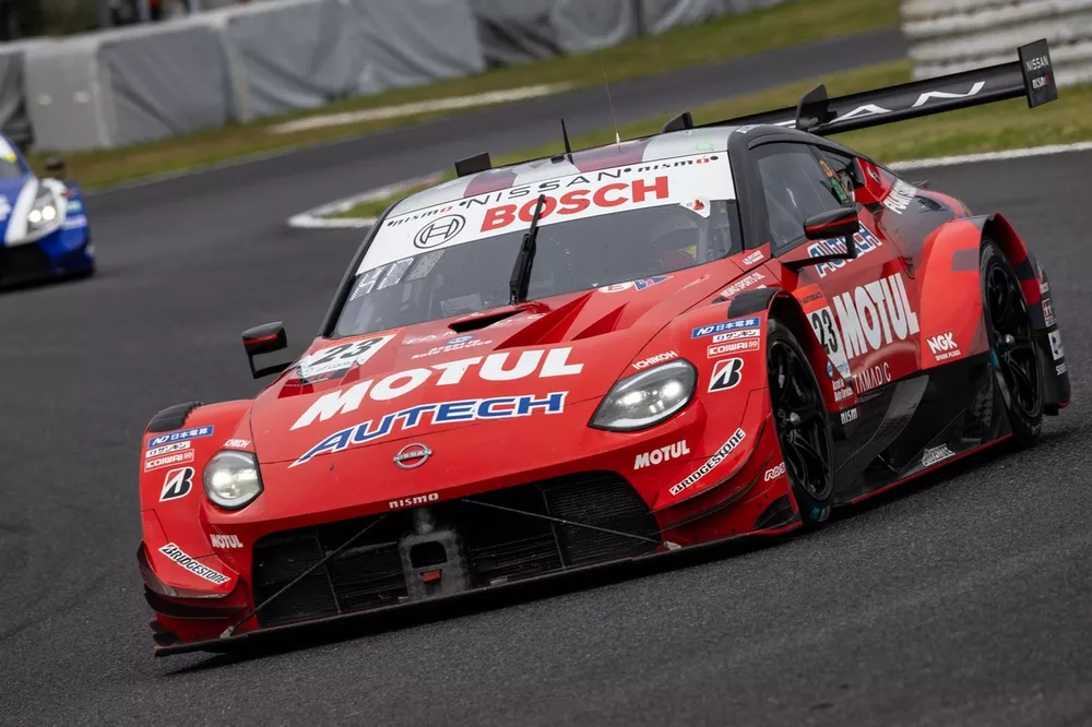 【最終値下】引退品　赤VS 正規品ほぼフルカーボン 23号車NISMO Z、悔しい悔しい2位。千代の爆走でリード広げるも何度も