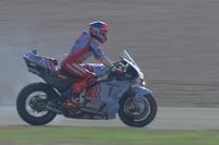 V&iacute;deo: &iexcl;M&aacute;rquez abandona por un incendio en su moto en Indonesia!