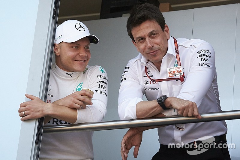 Bottas, Hamilton'la yarışmaya devam etmek istiyor