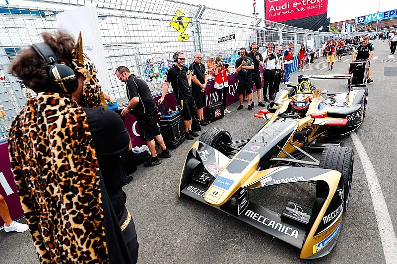 Jean-Eric Vergne, Techeetah, teamlid verkleed zich