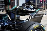 Mercedes odkrywa karty