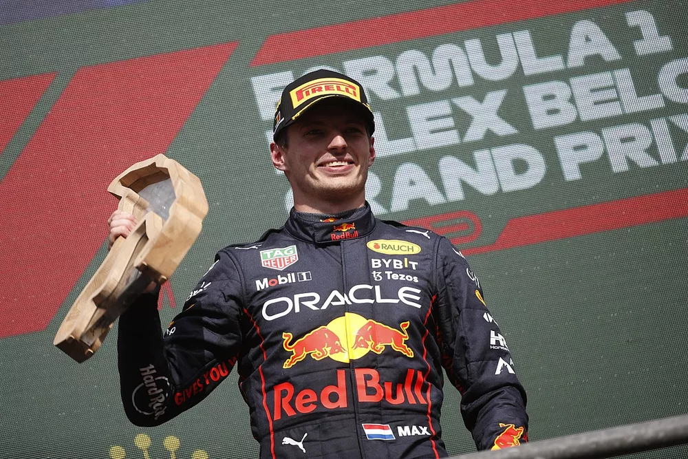 Max Verstappen, Red Bull Racing, 1st position, lifts the trophy