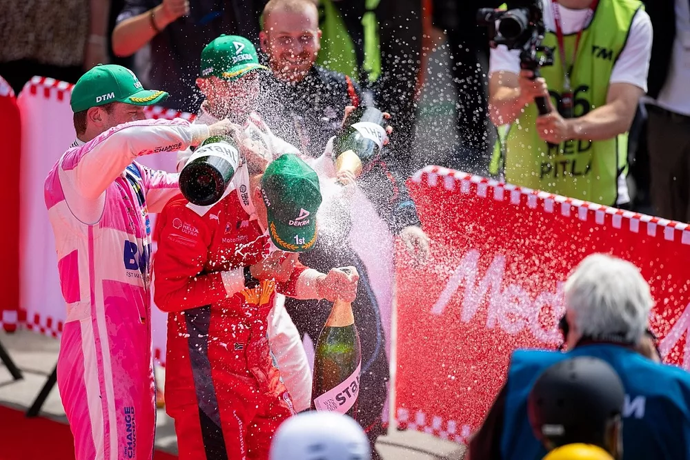 Podium: Maro Engel, Mercedes-AMG Team GruppeM Racing, Sheldon van der Linde, Schubert Motorsport