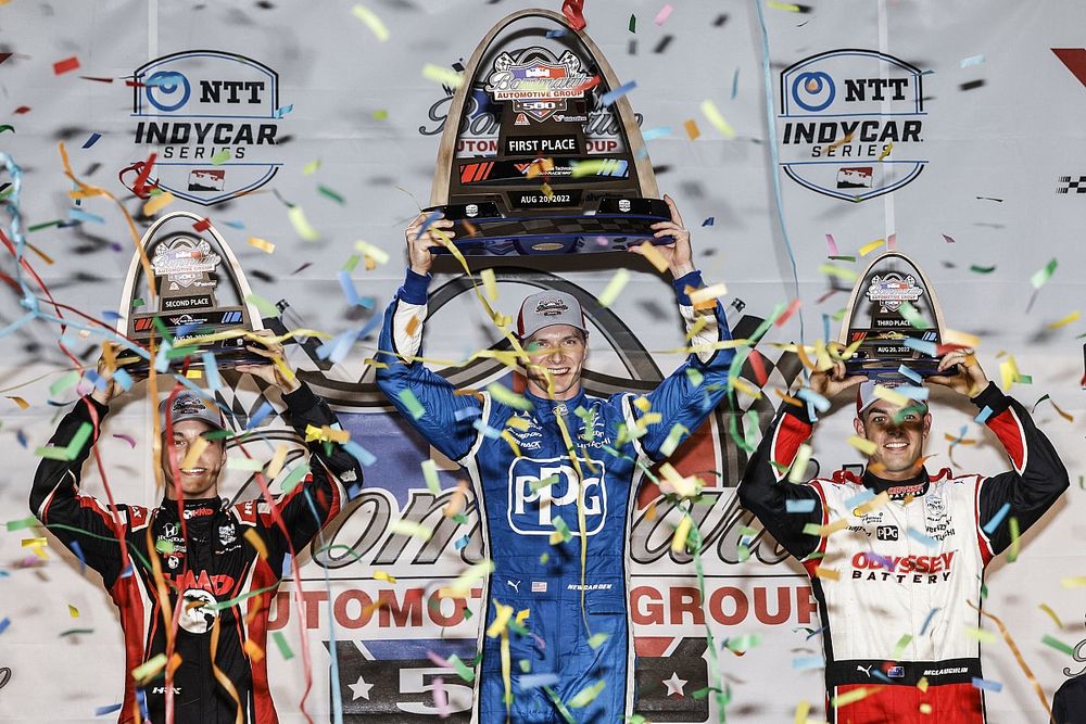 Podio: Ganador de la carrera Josef Newgarden, Team Penske Chevrolet, segundo lugar David Malukas, Dale Coyne Racing con HMD Honda, tercer lugar Scott McLaughlin, Team Penske Chevrolet
