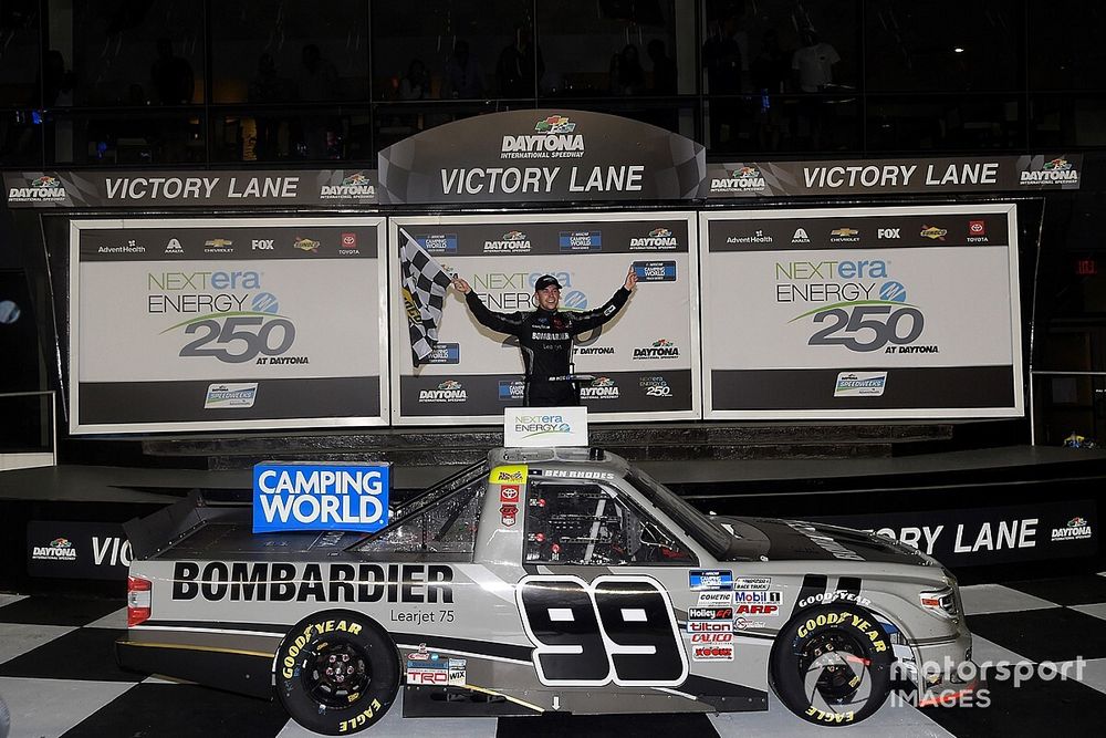 Race winner Ben Rhodes, ThorSport Racing, Toyota Tundra Bombardier LearJet 75