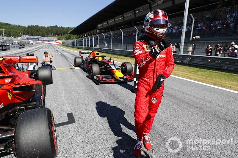 Le poleman Charles Leclerc, Ferrari, au Parc Ferm&eacute;