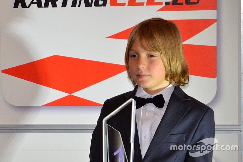 Найкращий картингіст України отримав чемпіонський кубок CEE Rotax Max Challenge
