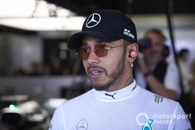 Hamilton contro il calendario allargato: