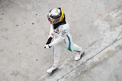 Hamilton tance un Sirotkin "irrespectueux" après l'incident de Q2