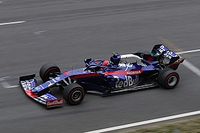 Kvyat arrebata a Raikkonen el mejor tiempo del tercer día de test
