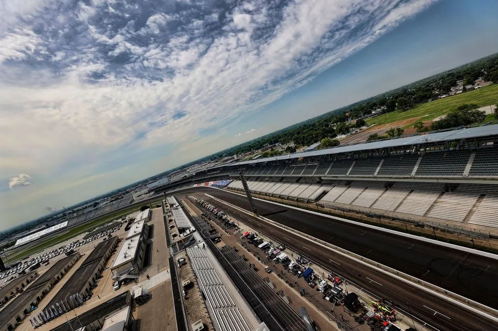 La pista vac&iacute;a del Indianapolis Motor Speedway