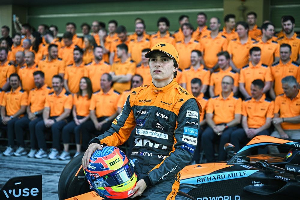 Oscar Piastri, McLaren, poses for the 2023 McLaren team photo