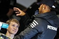 Hamilton explica por qu&eacute; invit&oacute; a Billy Monger