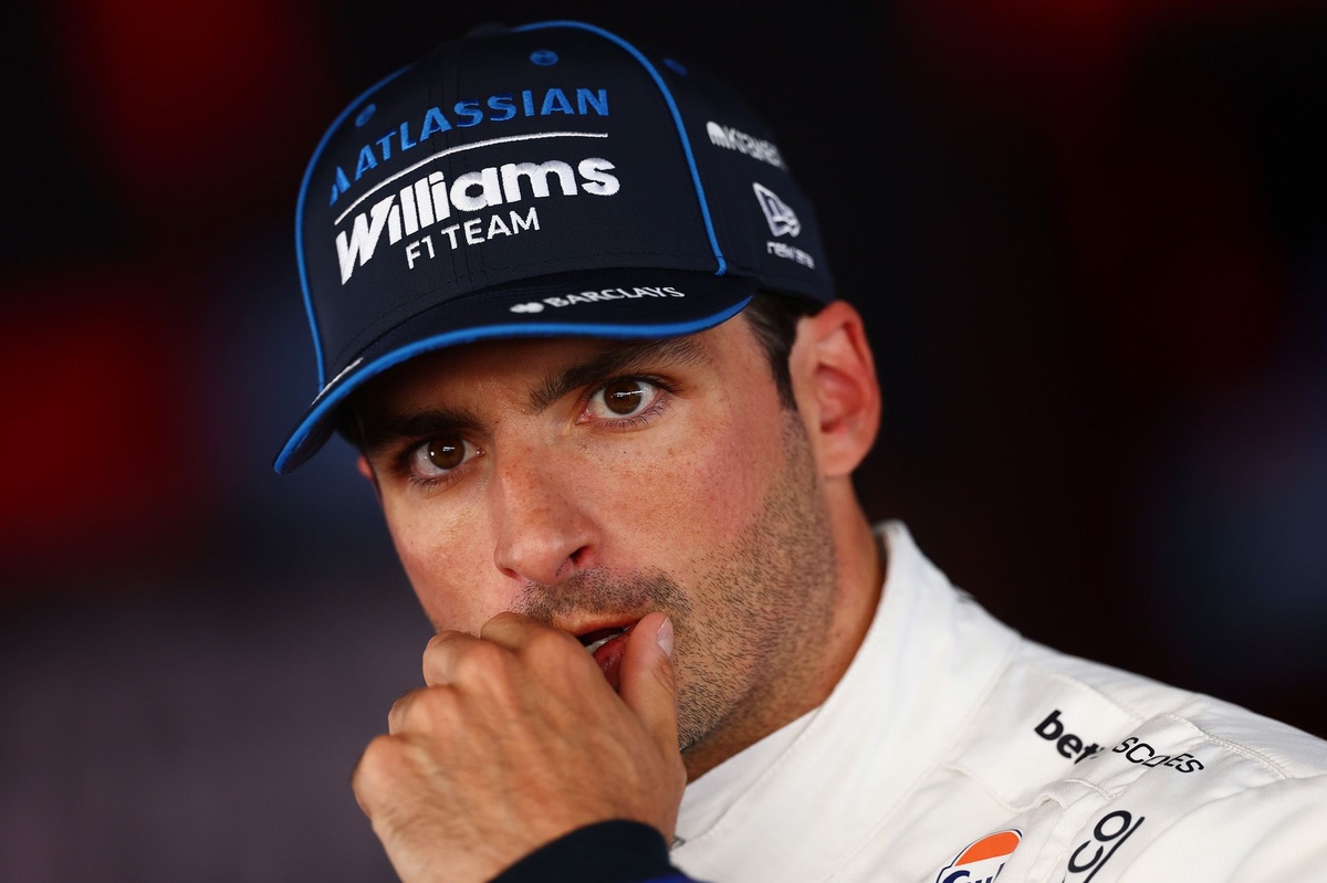 Sainz ve brotes verdes a una vuelta, pero avisa: "Las tandas largas son terribles"