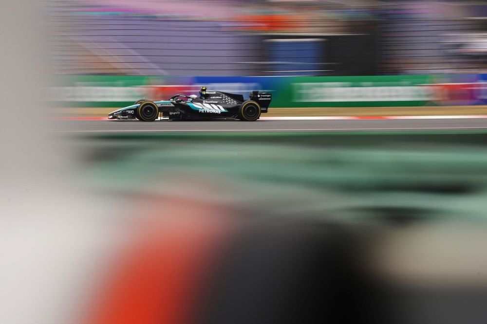 F1新时代引发围场分裂:汉密尔顿盛赞,维斯塔潘批评