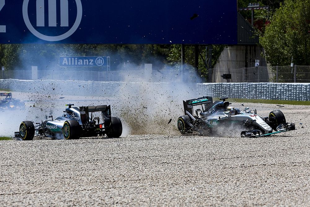 Lewis Hamilton, Mercedes AMG F1 W07 Hybrid and Nico Rosberg, Mercedes AMG F1 W07 Hybrid collide on t