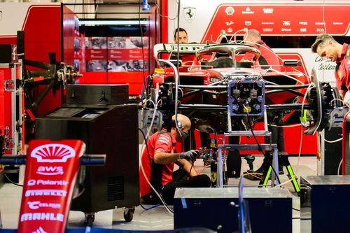 F1: Ferrari testa carro que ser&aacute; cedido &agrave; Cadillac em sess&atilde;o com P&eacute;rez nesta semana